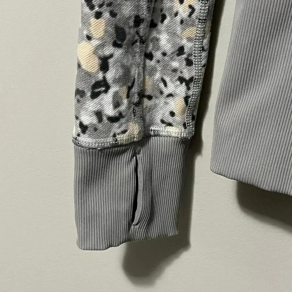 Lululemon Nice  Asana Jacket Not So Petite Fleur Silver - Picture 10 of 14